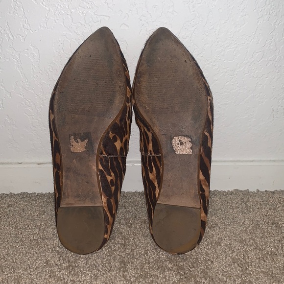 Size 6 madewell pointed flats with animal print. - Picture 3 of 3
